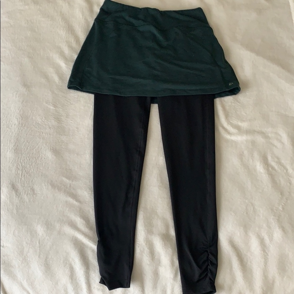 Skirt sports wool skirt with leggings under